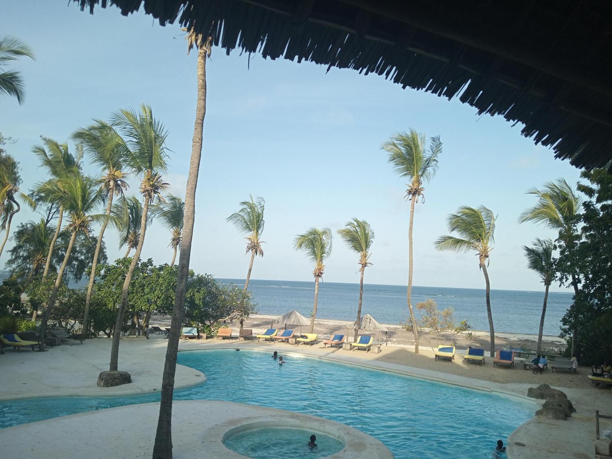 White Elephant Sea Lodge Малинди Экстерьер фото