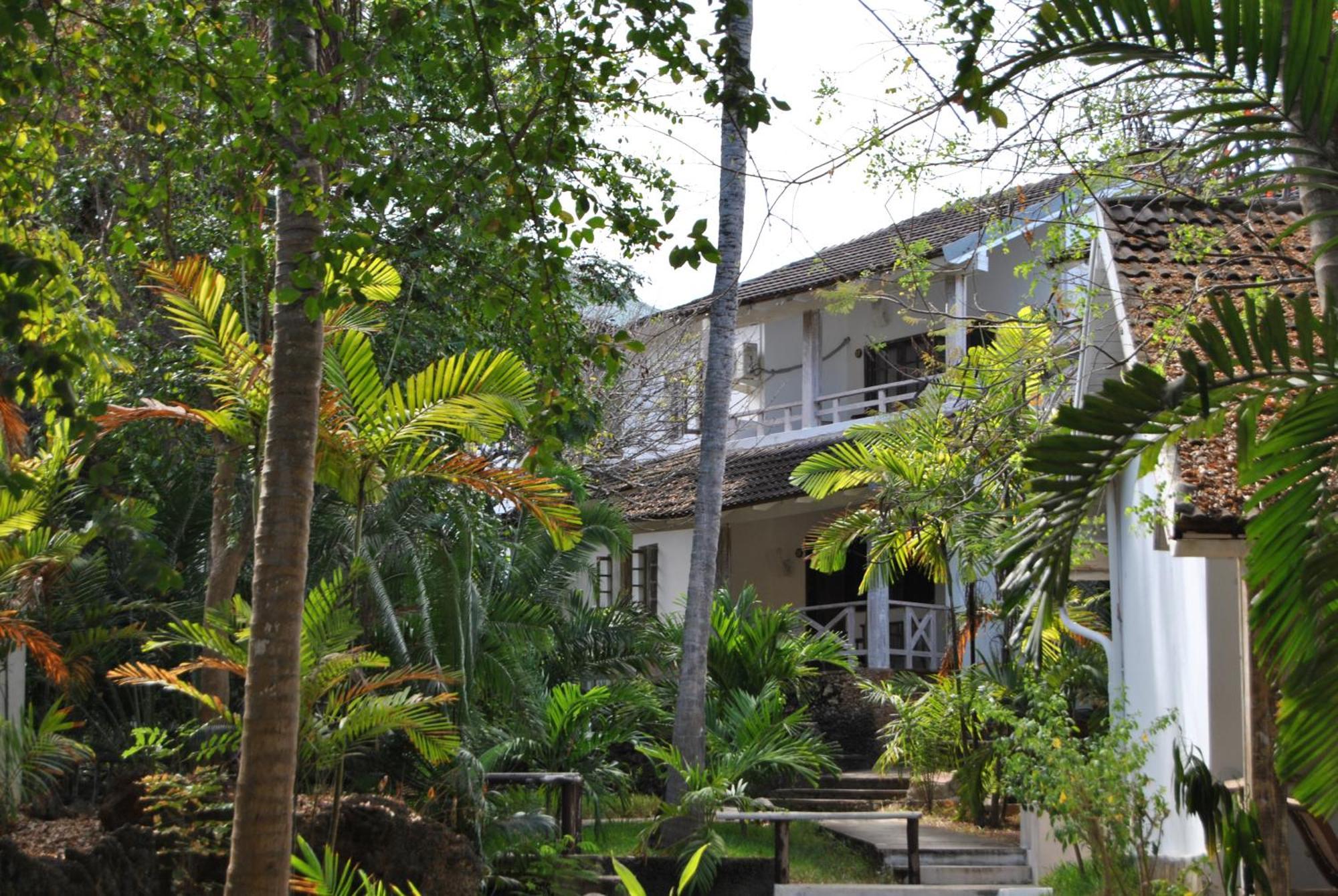 White Elephant Sea Lodge Малинди Экстерьер фото