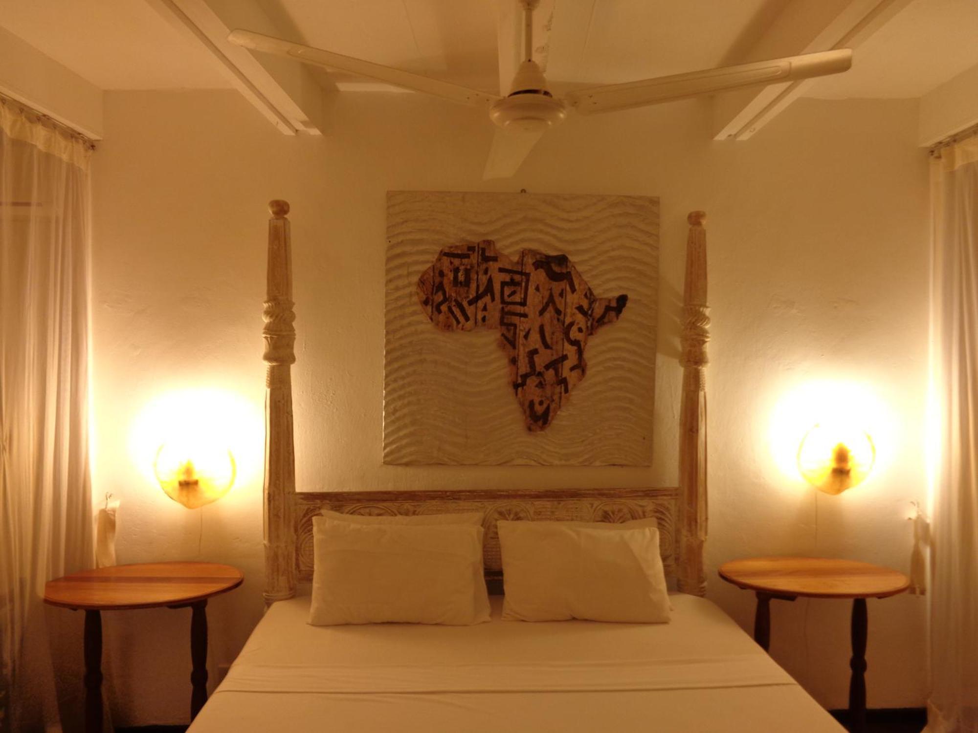 White Elephant Sea Lodge Малинди Экстерьер фото