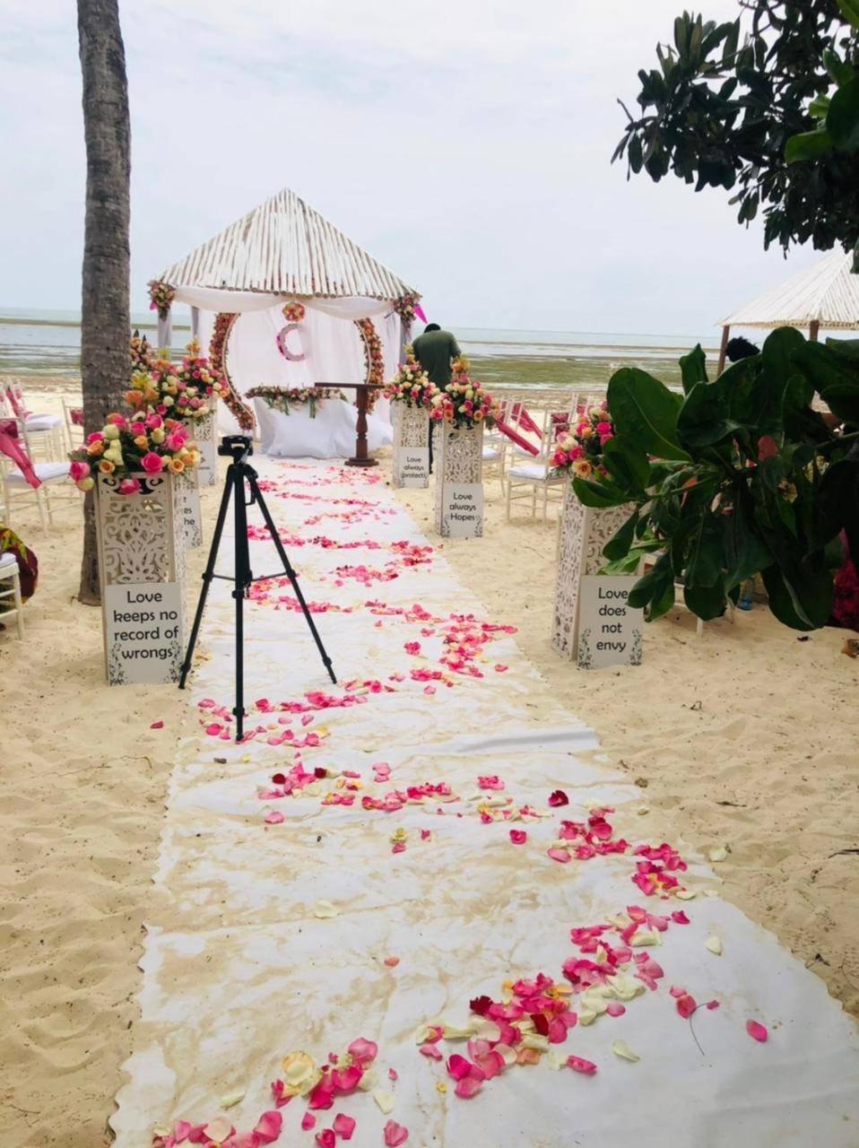 White Elephant Sea Lodge Малинди Экстерьер фото