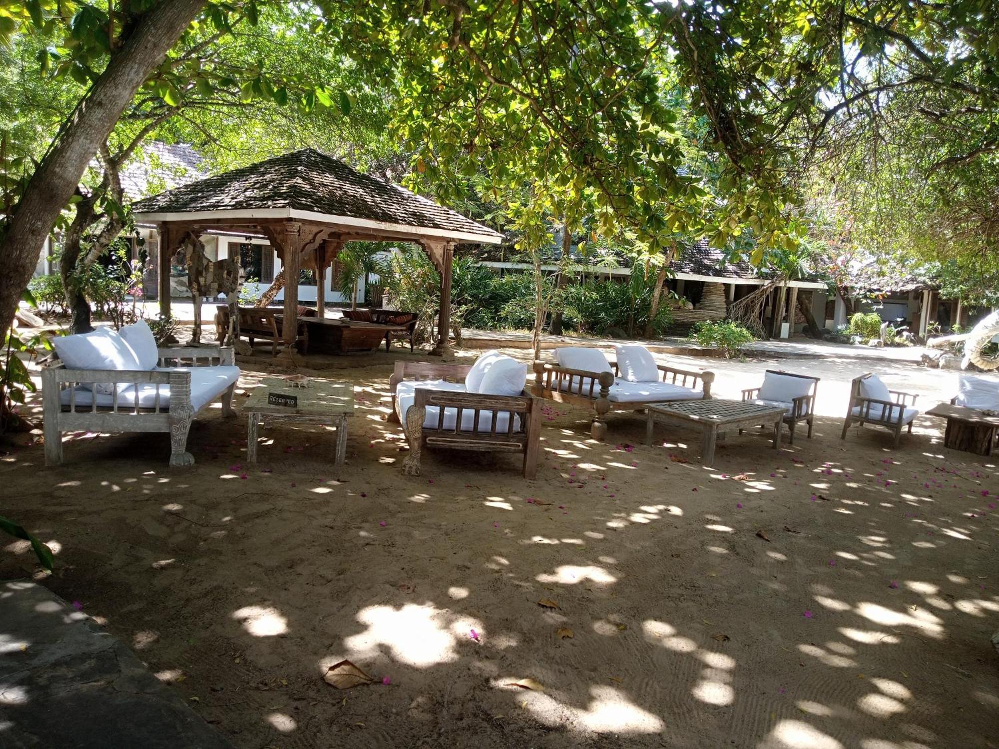 White Elephant Sea Lodge Малинди Экстерьер фото