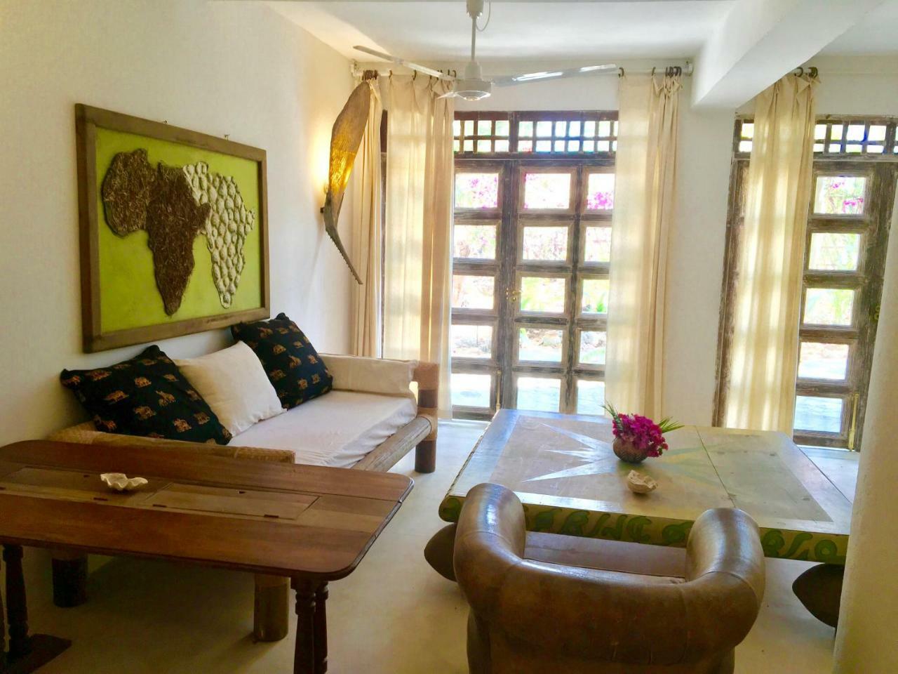 White Elephant Sea Lodge Малинди Экстерьер фото