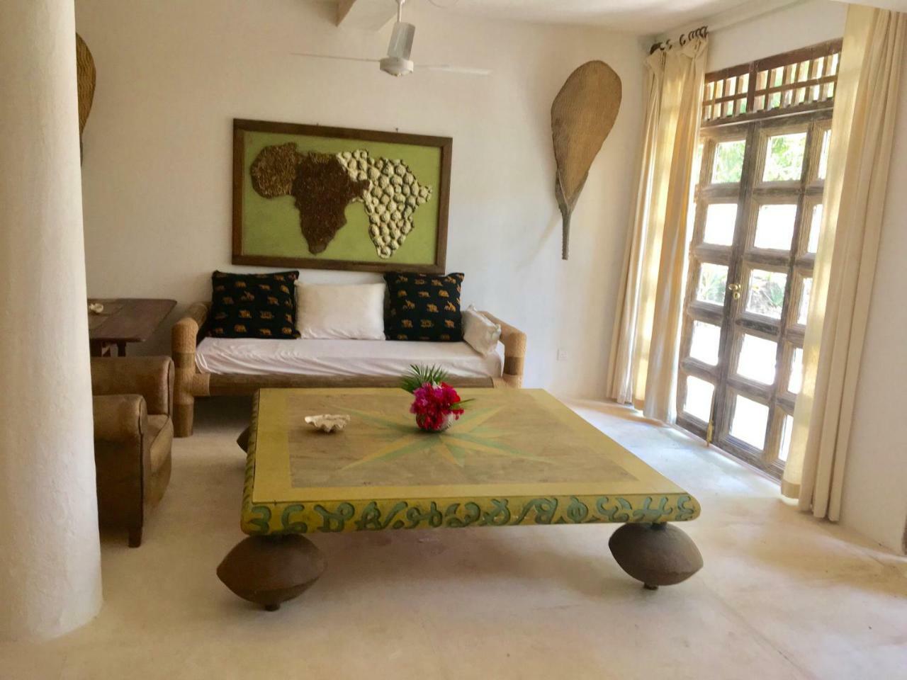 White Elephant Sea Lodge Малинди Экстерьер фото